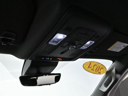 Used 2024 Chevrolet Tahoe High Country w/ Advanced Technology Package image 30