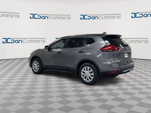 Used 2017 Nissan Rogue S image 6