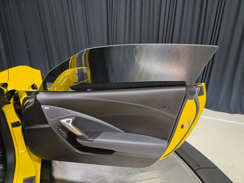 Used 2016 Chevrolet Corvette Z06 w/ 3LZ Preferred Equipment Group image 31