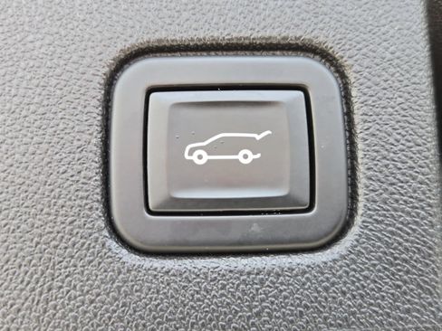 Used 2021 Chevrolet Equinox Premier w/ Redline Edition FWD image 28