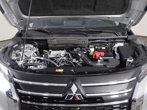 New 2026 Mitsubishi Outlander ES image 18