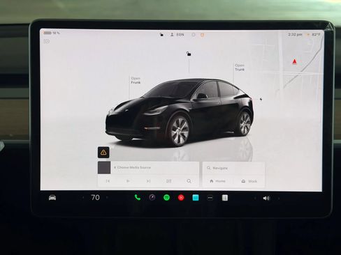 Used 2022 Tesla Model Y Long Range AWD/4WD image 26