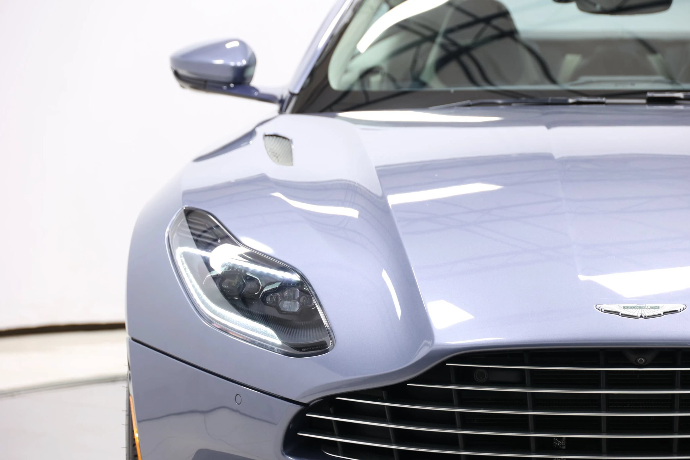 Used 2019 Aston Martin DB11 Coupe RWD image 91