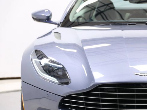 Used 2019 Aston Martin DB11 Coupe RWD image 91