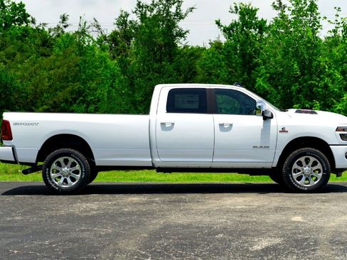 New 2026 RAM 3500 Laramie AWD/4WD image 5