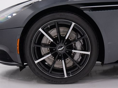 Used 2023 Aston Martin DB11 Volante RWD image 46