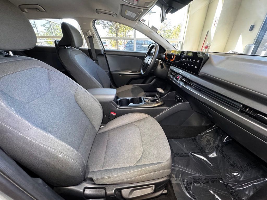 Used 2025 Kia K4 FWD image 40