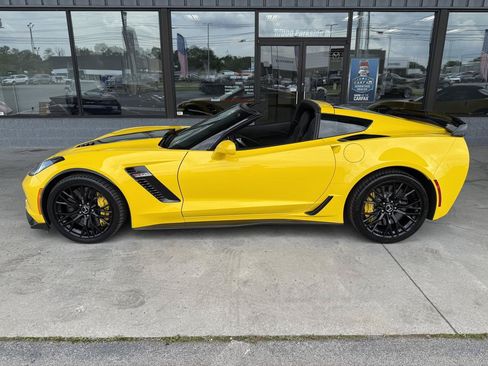 Used 2015 Chevrolet Corvette Z06 w/ Z07 Performance Package RWD image 11