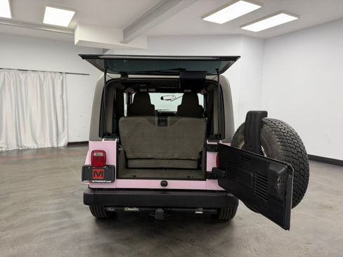 Used 2004 Jeep Wrangler Sahara w/ Dual Top Group AWD/4WD image 31