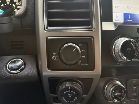 Used 2019 Ford F150 Lariat w/ Equipment Group 502A Luxury AWD/4WD image 33