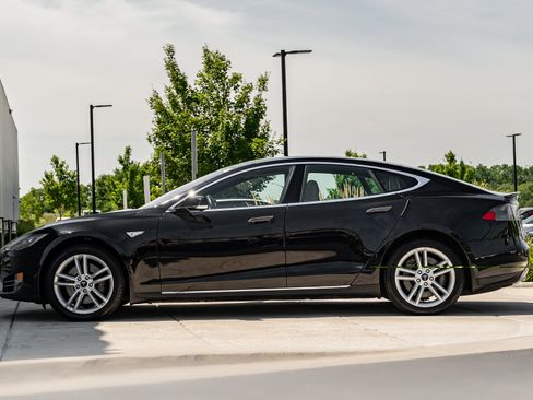 Used 2015 Tesla Model S 90D AWD/4WD image 6