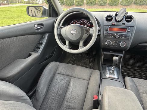 Used 2010 Nissan Altima 2.5 S image 12