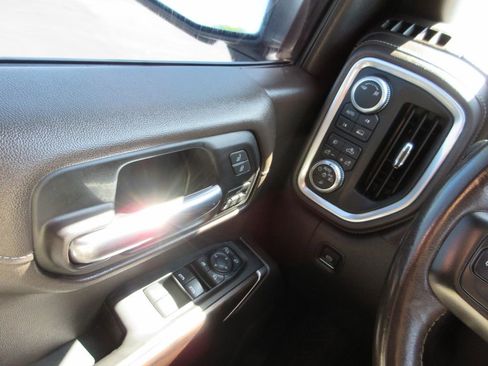 Used 2019 GMC Sierra 1500 SLT w/ SLT Premium Package AWD/4WD image 28