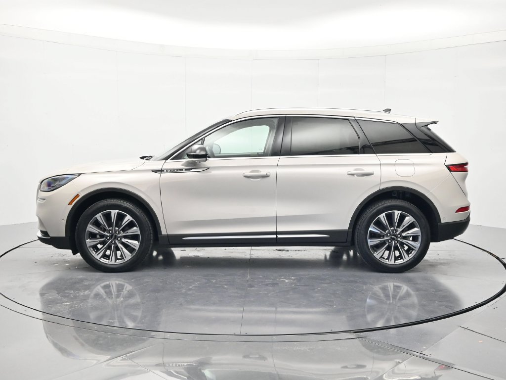 Used 2022 Lincoln Corsair Reserve w/ Equipment Group 201A FWD image 8