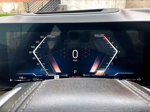 Used 2024 BMW X7 xDrive40i image 28