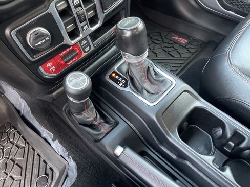 Used 2020 Jeep Gladiator Rubicon AWD/4WD image 25