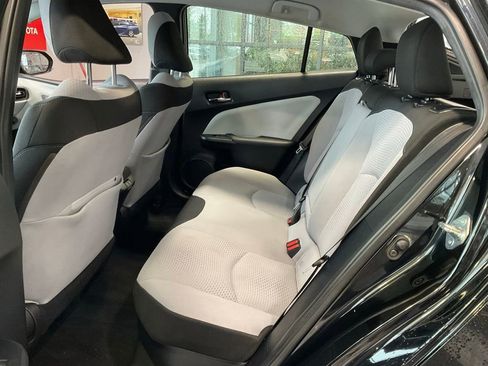 Used 2022 Toyota Prius LE FWD image 18
