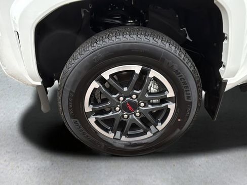 Used 2024 Toyota Tacoma TRD Sport AWD/4WD image 10