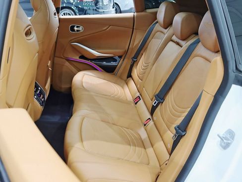 Used 2023 Aston Martin DBX AWD/4WD image 34