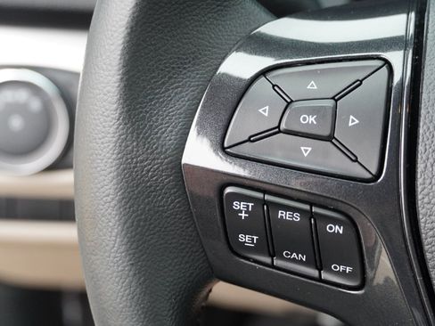 Used 2019 Ford Explorer XLT w/ Equipment Group 202A image 18