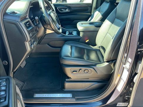 Used 2024 Chevrolet Suburban LT AWD/4WD image 17