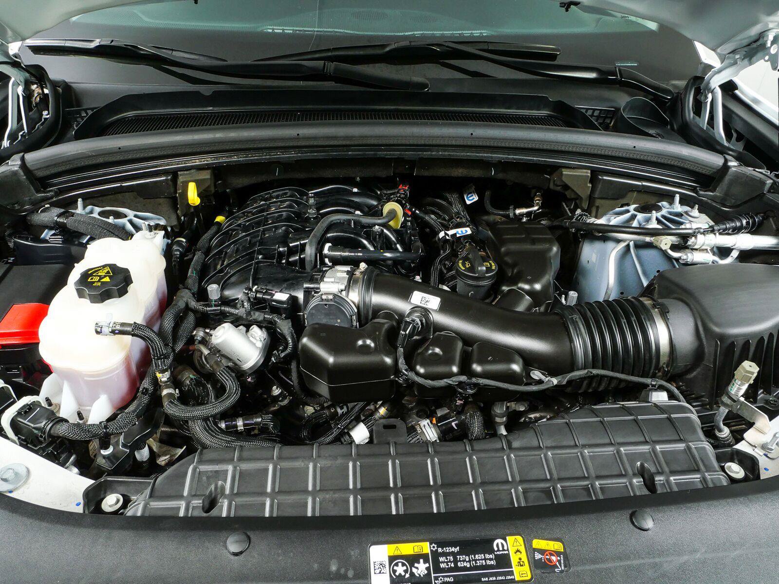 Used 2023 Jeep Grand Cherokee Laredo X AWD/4WD image 36