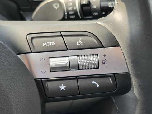 Used 2025 Hyundai Kona SEL FWD image 22
