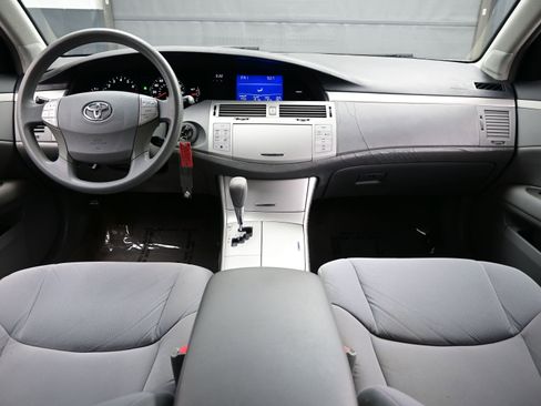 Used 2010 Toyota Avalon XL image 16