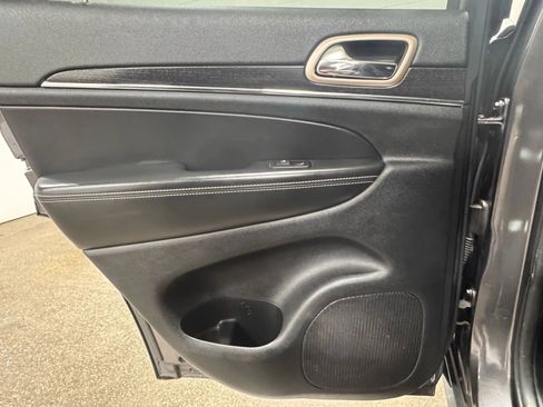 Used 2014 Jeep Grand Cherokee Limited image 29