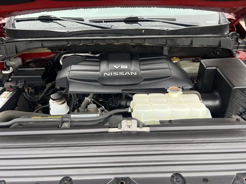 Used 2019 Nissan Titan SV w/ SV Convenience Package image 25