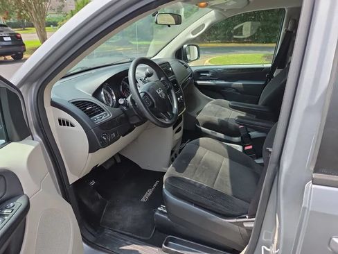 Used 2013 Dodge Grand Caravan SE FWD image 5