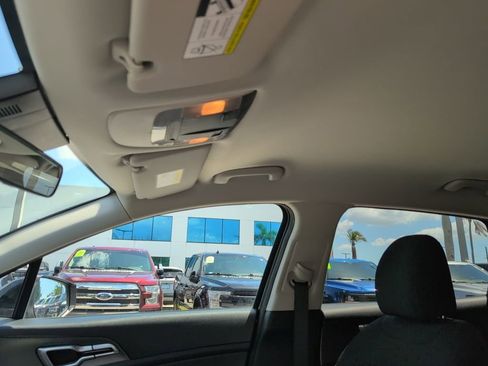 Used 2023 Kia Sportage LX image 10