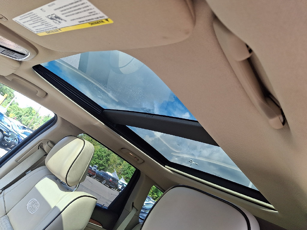 Used 2012 Jeep Grand Cherokee Overland AWD/4WD image 15