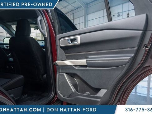 Certified 2022 Ford Explorer XLT w/ Class IV Trailer Tow Package AWD/4WD image 24