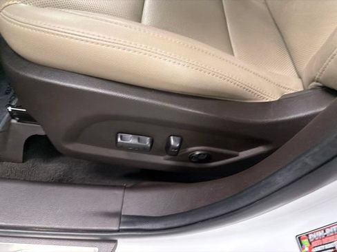 Used 2018 Hyundai Santa Fe Sport FWD image 18