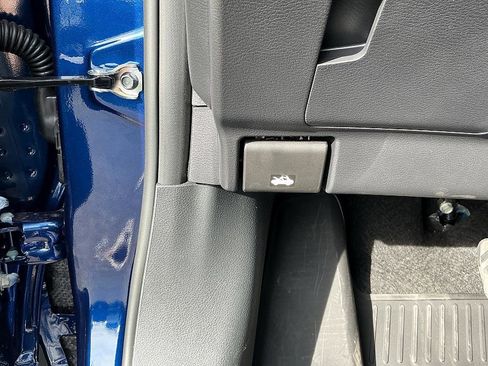 New 2026 Nissan Kicks SV image 14