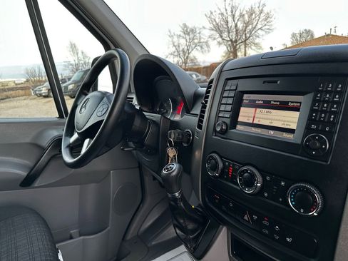 Used 2014 Mercedes-Benz Sprinter 2500 image 17