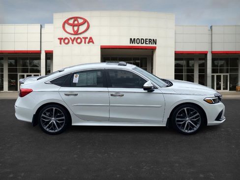 Used 2023 Honda Civic Touring image 4