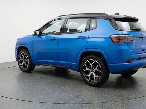 Used 2025 Jeep Compass Limited image 6