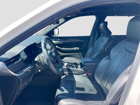 Used 2022 Jeep Grand Cherokee L Overland w/ Luxury Tech Group IV image 11