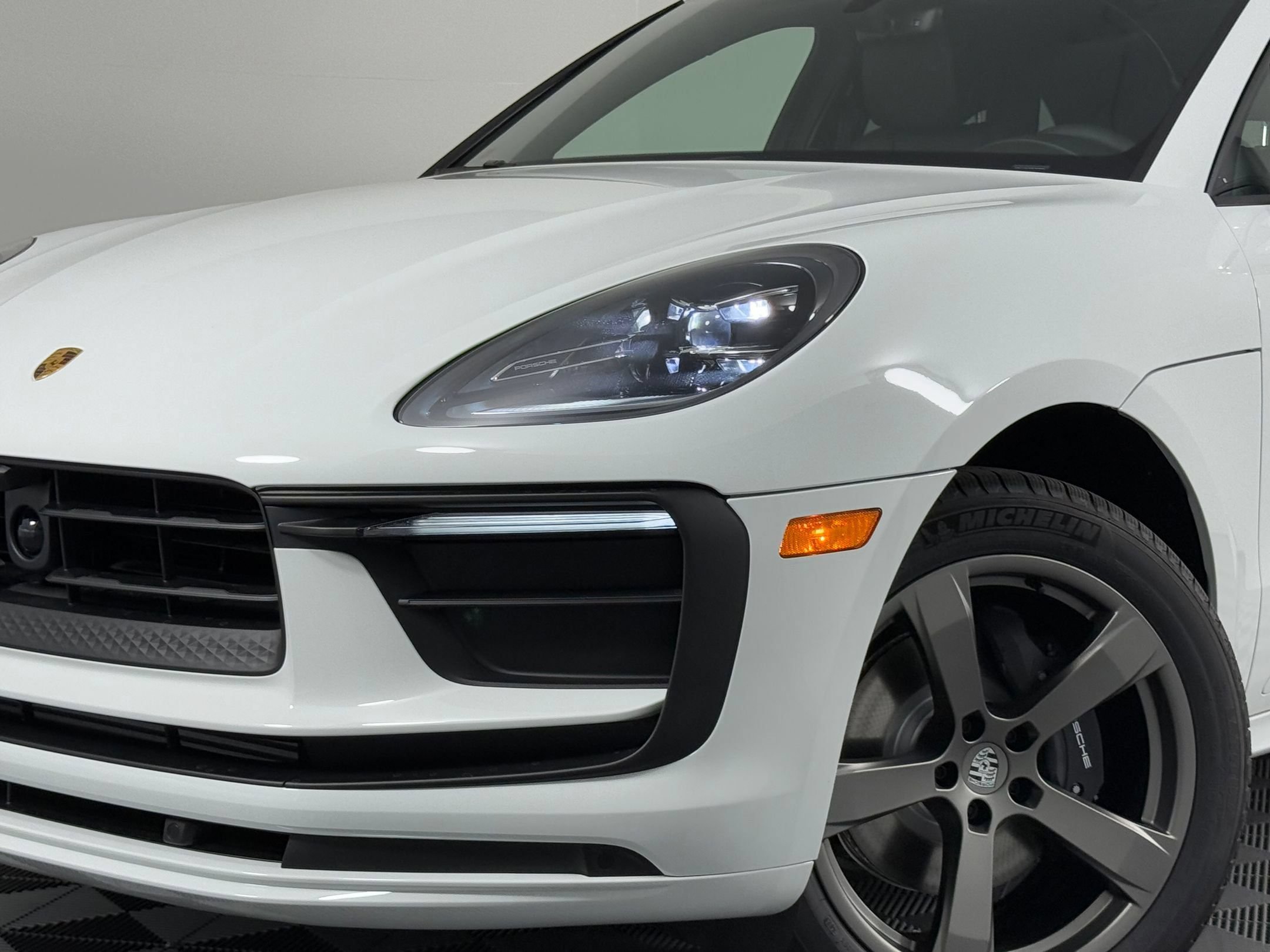 Certified 2026 Porsche Macan AWD/4WD image 12