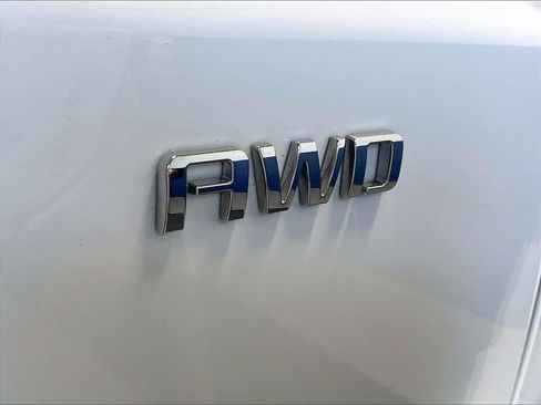 Used 2024 Chevrolet Blazer EV LT AWD/4WD image 30