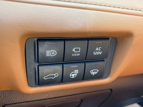 Used 2021 Toyota Highlander Platinum FWD image 28