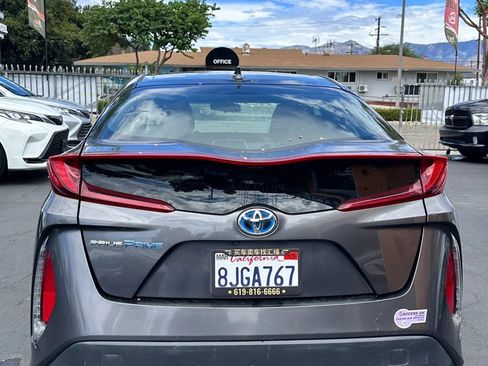 Used 2019 Toyota Prius Prime Plus w/ Preferred Accessory Package FWD image 5