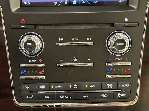 Used 2015 Lincoln Navigator 4WD w/ Equipment Group 101A Reserve image 16