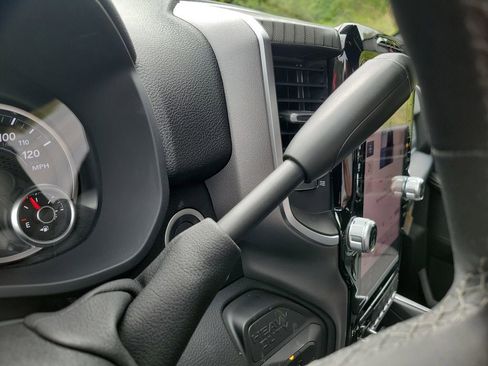 New 2026 RAM 2500 Big Horn AWD/4WD image 17