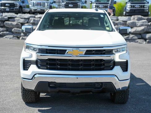 Used 2024 Chevrolet Silverado 1500 LT AWD/4WD image 2