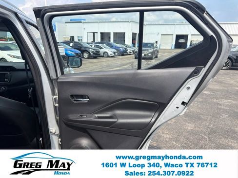 Used 2019 Nissan Kicks SR w/ SR Premium Package FWD image 25