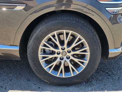 Used 2024 Genesis GV80 2.5T image 28