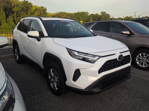 Used 2025 Toyota RAV4 XLE w/ Convenience Package FWD image 1